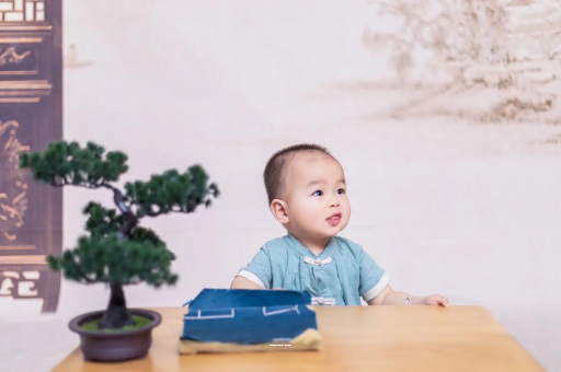 当阳宝宝喊肚子疼怎么回事